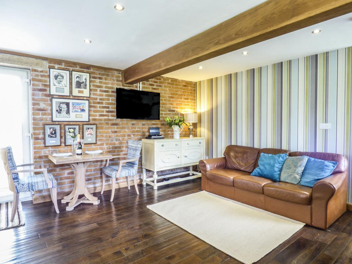 Blue Oyster Villa Мълиън Екстериор снимка