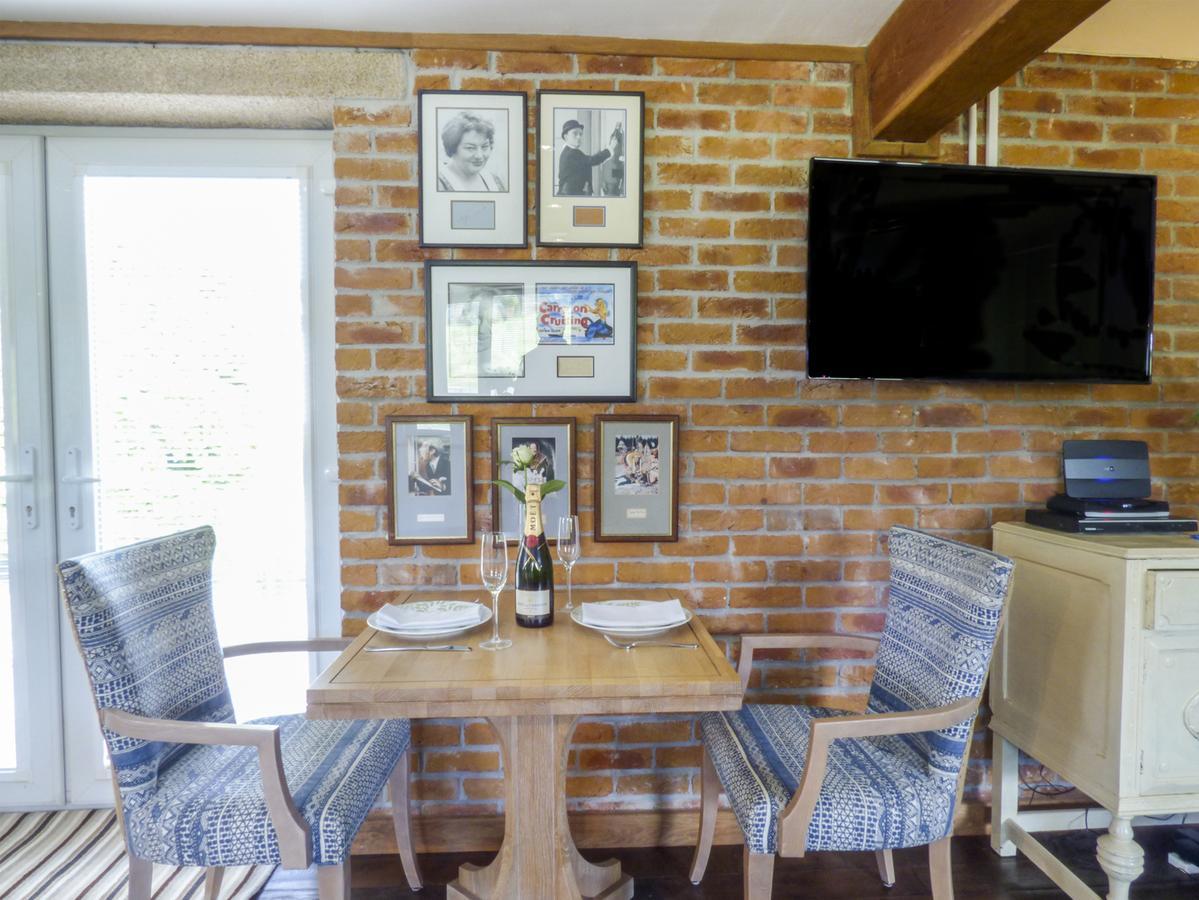 Blue Oyster Villa Мълиън Екстериор снимка